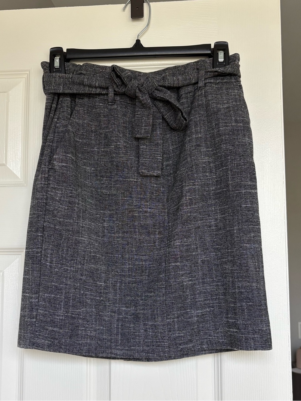 LOFT Gray Textured Tie-Waist Pencil Skirt